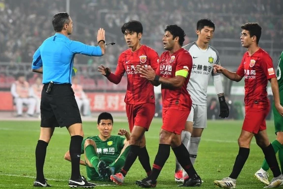 国安客场2-2战平上港，中超第五轮收官共打进25球