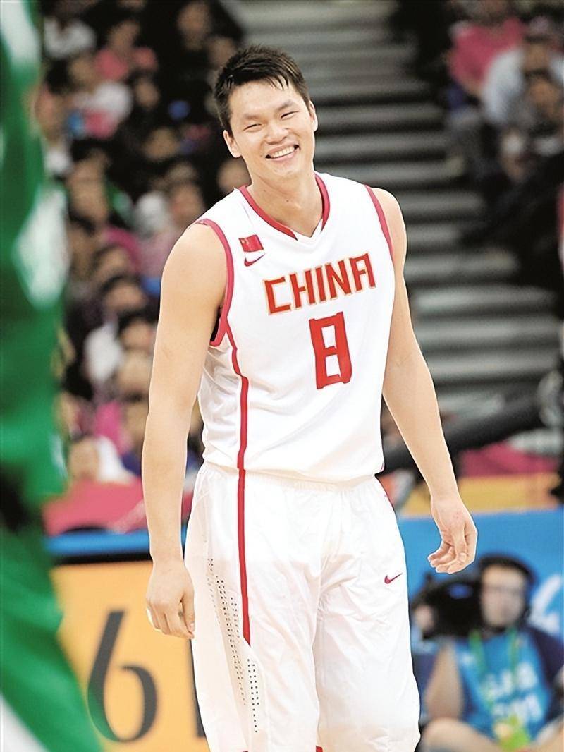 中国男篮阵容公布：易建联领衔五虎上将齐聚力争奥运金牌