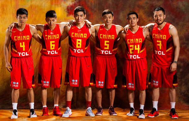 中国男篮阵容公布：易建联领衔五虎上将齐聚力争奥运金牌