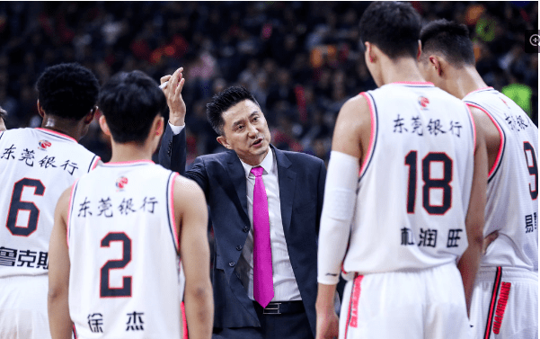 CBA联赛热度不减，球迷狂热支持