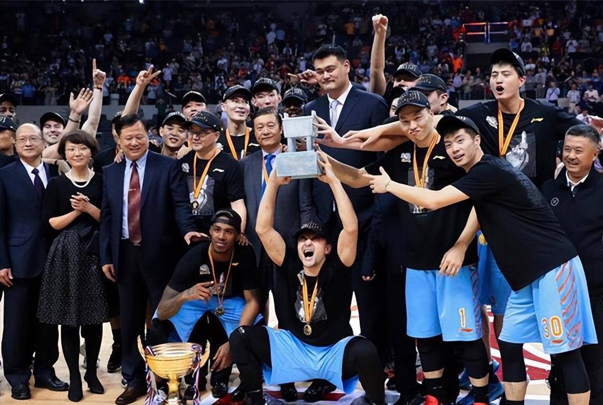 CBA联赛热度不减，球迷狂热支持