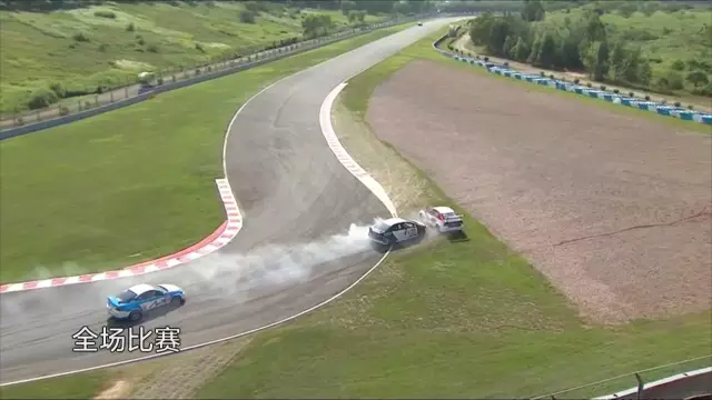 一场对决备受瞩目，赛场上悬念迭起